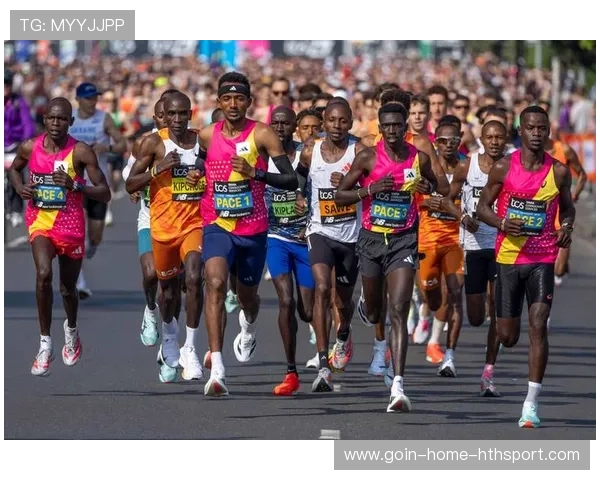 伦敦马拉松迎来迎来新纪录选手，现场气氛空前高涨，伦敦马拉松2021视频
